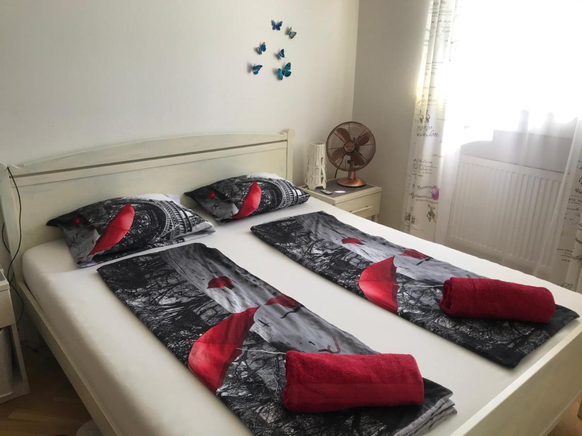 Fantastic Apartment In The City Center Prag Exteriör bild