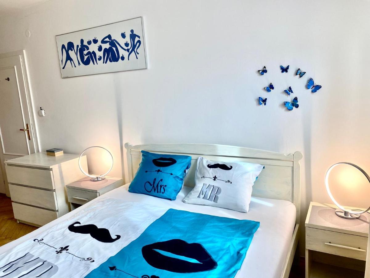 Fantastic Apartment In The City Center Prag Exteriör bild