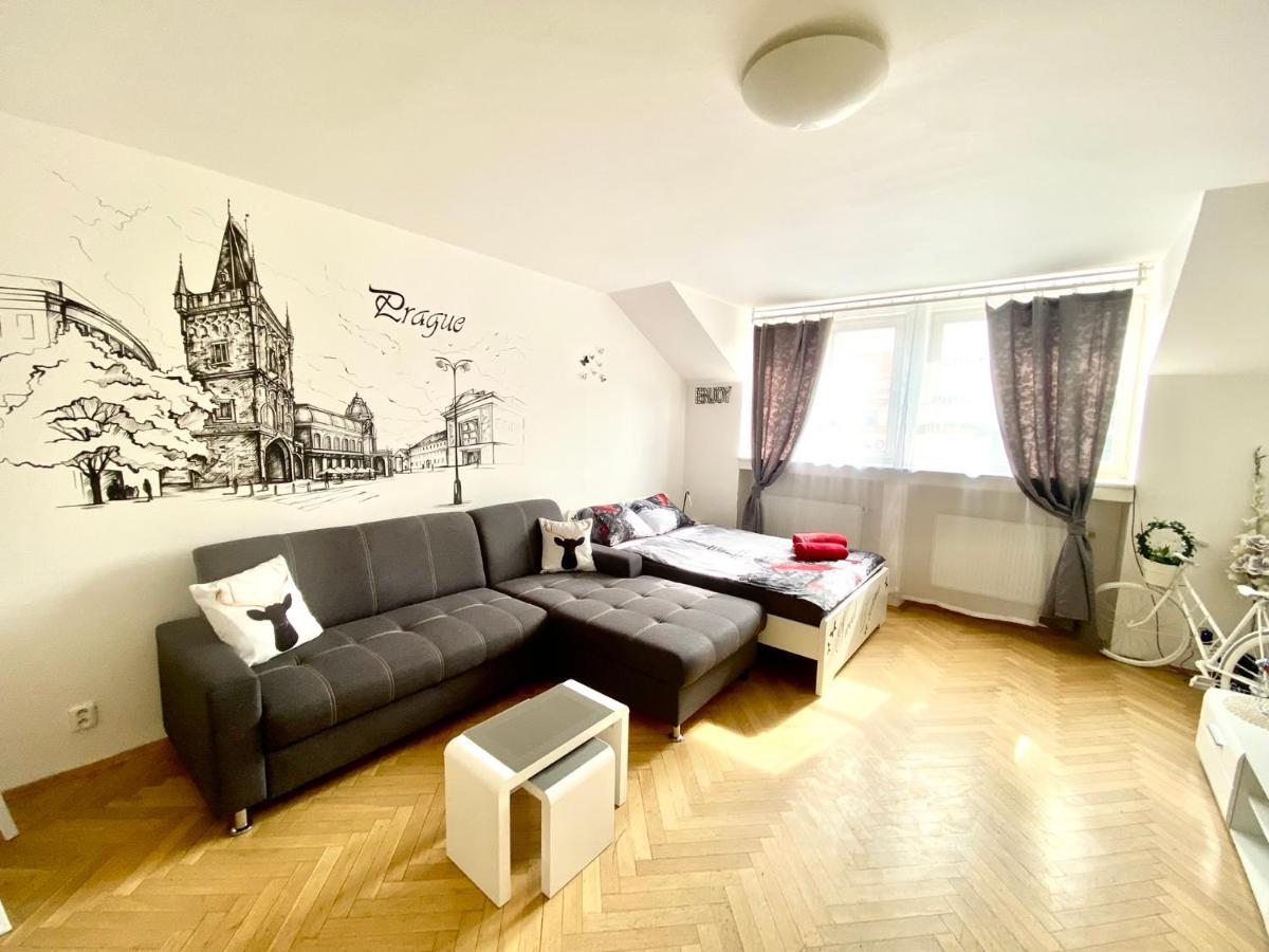 Fantastic Apartment In The City Center Prag Exteriör bild