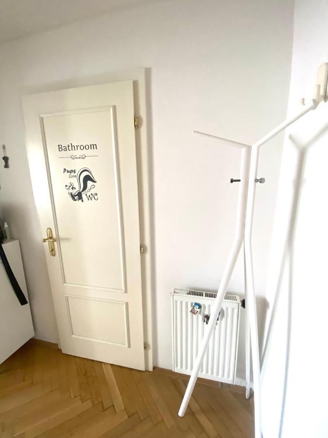 Fantastic Apartment In The City Center Prag Exteriör bild