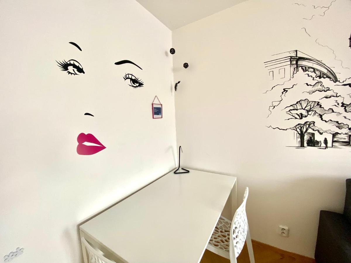 Fantastic Apartment In The City Center Prag Exteriör bild