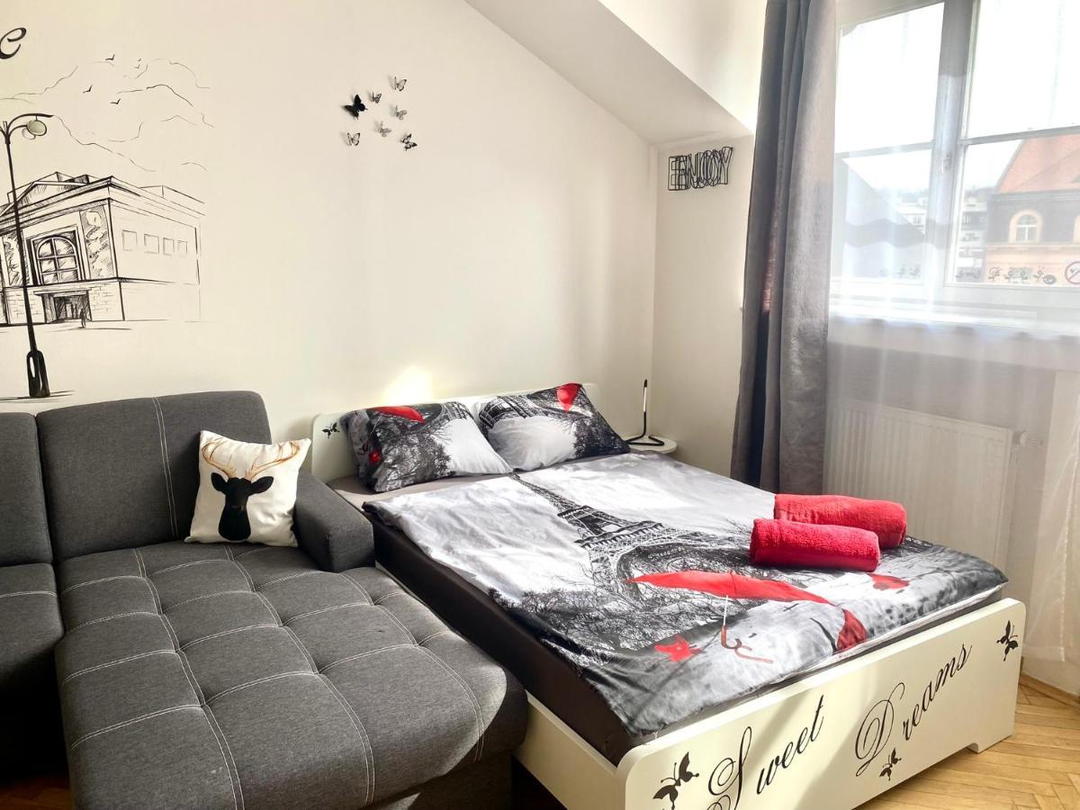 Fantastic Apartment In The City Center Prag Exteriör bild