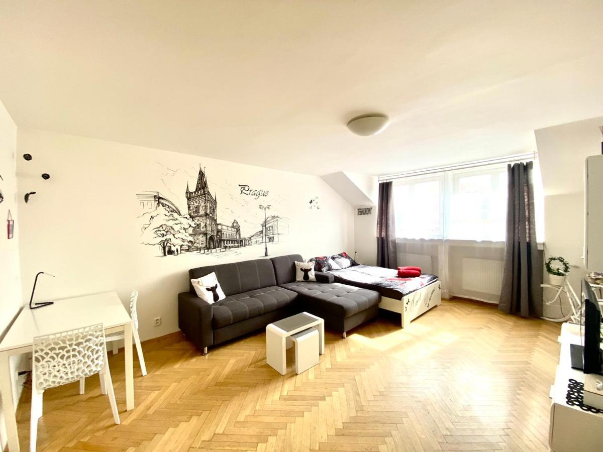 Fantastic Apartment In The City Center Prag Exteriör bild