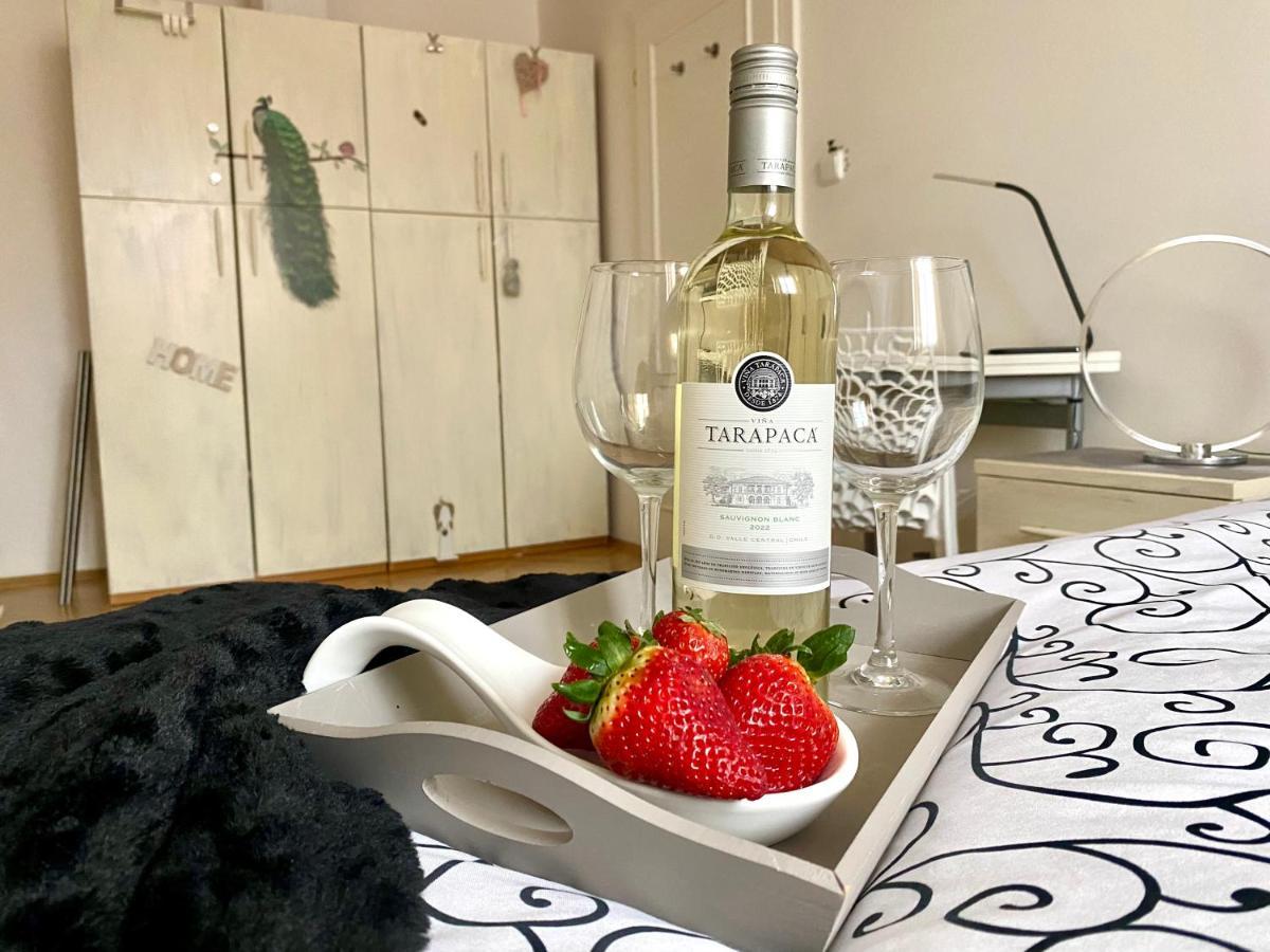 Fantastic Apartment In The City Center Prag Exteriör bild