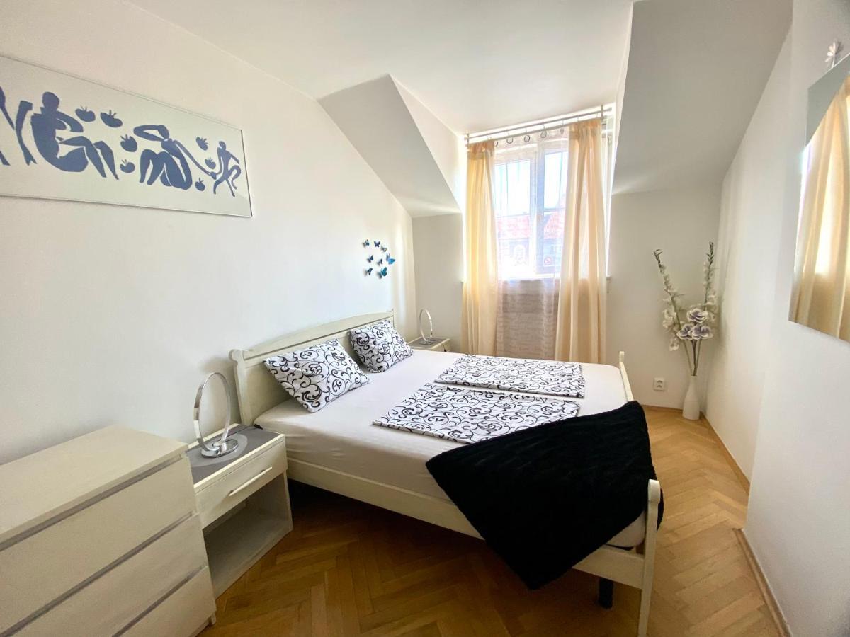 Fantastic Apartment In The City Center Prag Exteriör bild