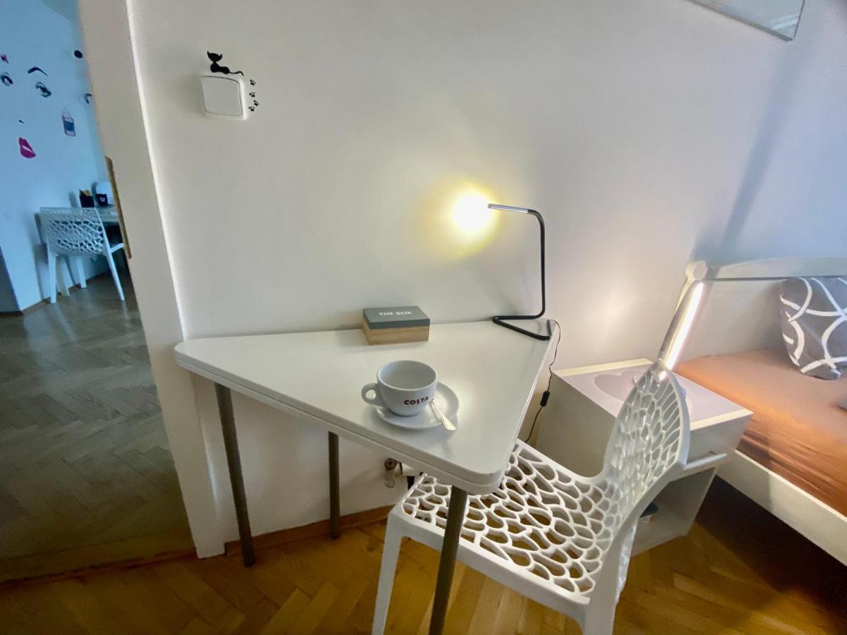 Fantastic Apartment In The City Center Prag Exteriör bild