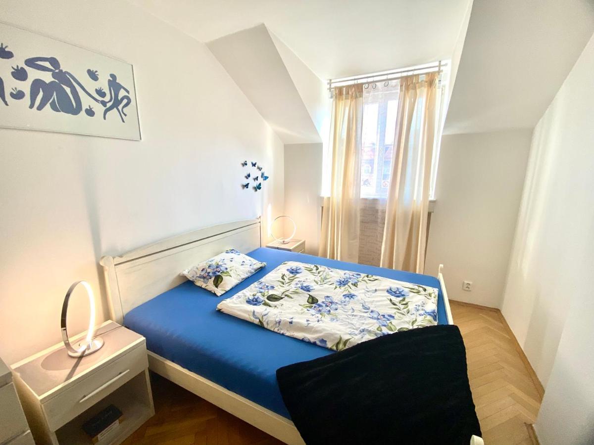 Fantastic Apartment In The City Center Prag Exteriör bild