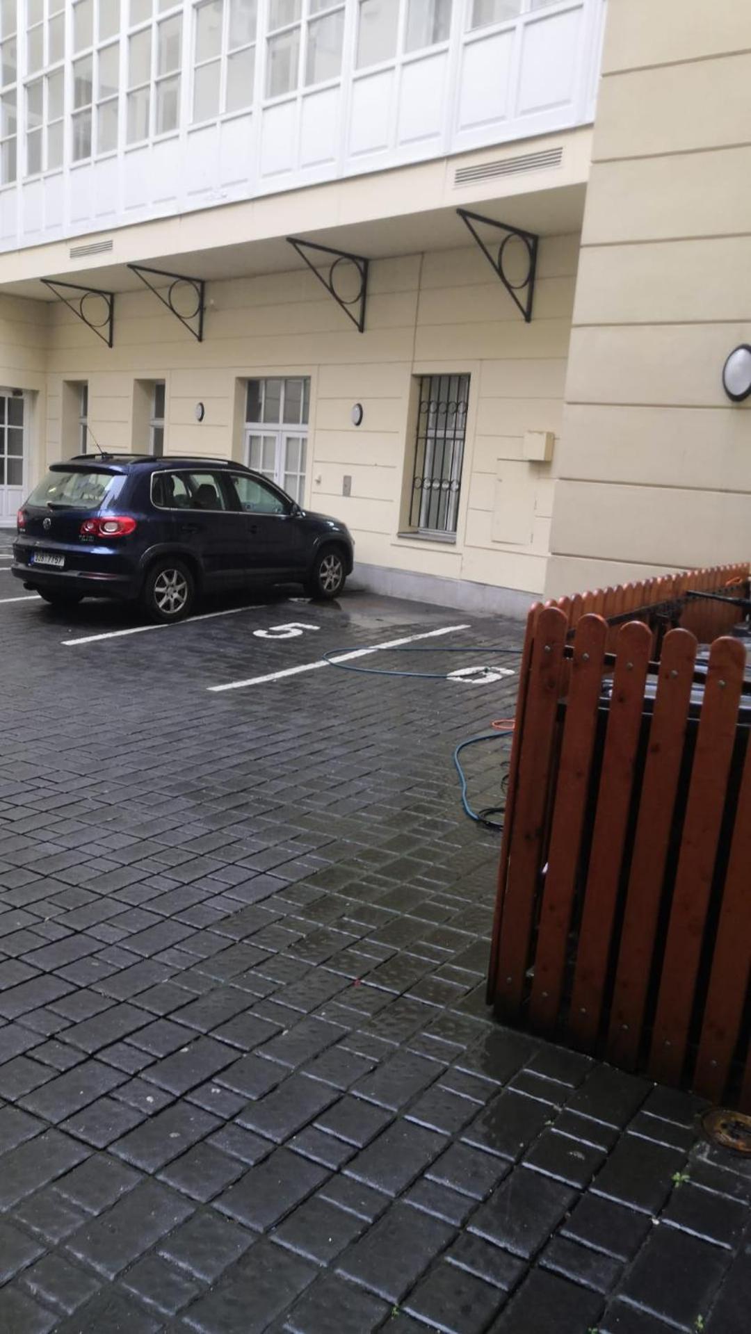 Fantastic Apartment In The City Center Prag Exteriör bild